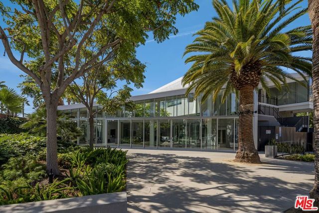13045 Pacific 117, Los Angeles, CA 90094