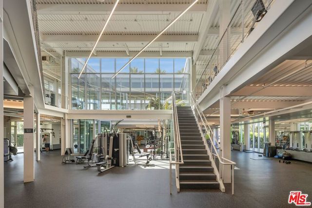 13045 Pacific 117, Los Angeles, CA 90094