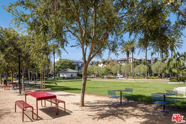 13045 Pacific 117, Los Angeles, CA 90094
