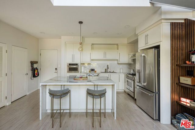 13045 Pacific 117, Los Angeles, CA 90094
