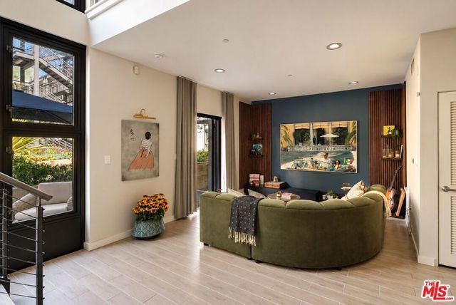 13045 Pacific 117, Los Angeles, CA 90094