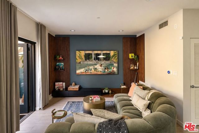 13045 Pacific 117, Los Angeles, CA 90094
