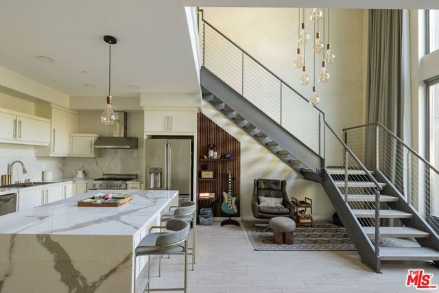 13045 Pacific 117, Los Angeles, CA 90094
