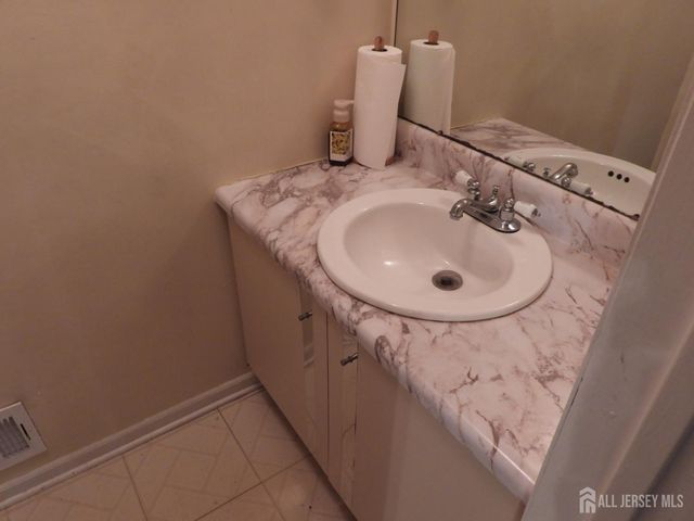 41 Riverbend Drive, North Brunswick, NJ 08902