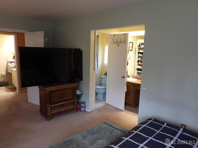 41 Riverbend Drive, North Brunswick, NJ 08902