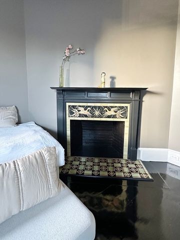 17 Gloucester St 5, Boston, MA 02115