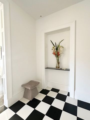 17 Gloucester St 5, Boston, MA 02115