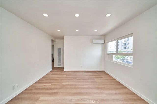 1103 S Hobart Boulevard, Los Angeles, CA 90006