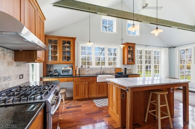 15 Welisewitz Road, East Amwell Twp., NJ 08551