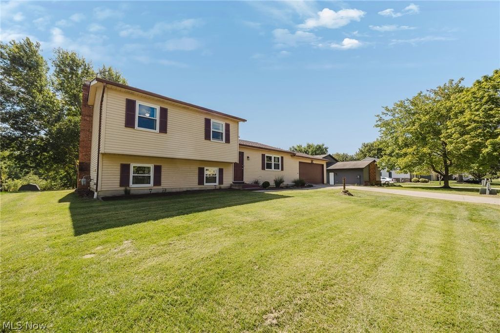 1004 Lancaster Drive, Medina, OH 44256