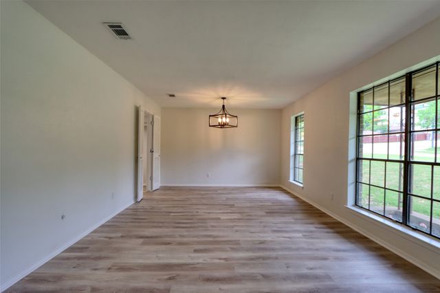 306 Larry Drive, Duncanville, TX 75137