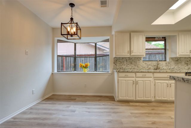 306 Larry Drive, Duncanville, TX 75137