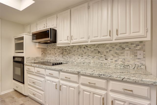 306 Larry Drive, Duncanville, TX 75137