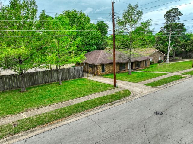 306 Larry Drive, Duncanville, TX 75137