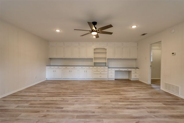 306 Larry Drive, Duncanville, TX 75137