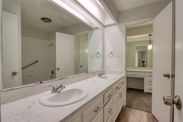 306 Larry Drive, Duncanville, TX 75137