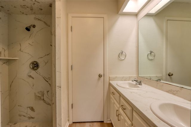 306 Larry Drive, Duncanville, TX 75137