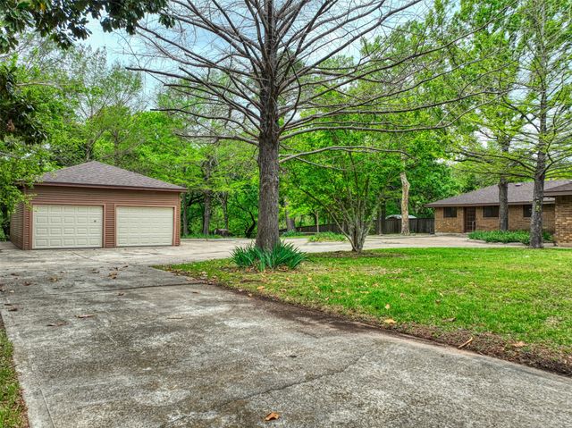 306 Larry Drive, Duncanville, TX 75137