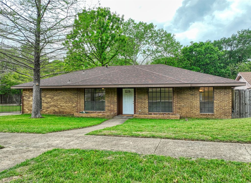 306 Larry Drive, Duncanville, TX 75137
