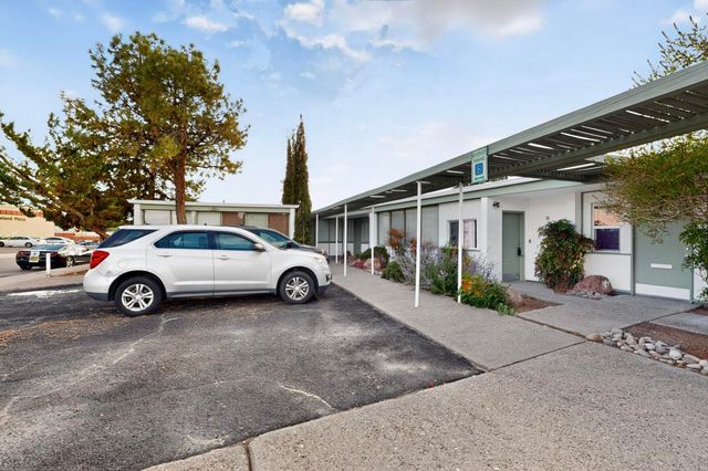 301 Graceland Drive SE, Albuquerque, NM 87108