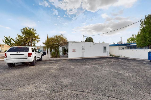301 Graceland Drive SE, Albuquerque, NM 87108