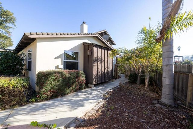 810 Altura Place, Del Rey Oaks, CA 93940