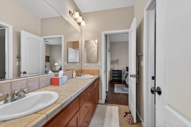 2700 Espana Ln, Modesto, CA 95355