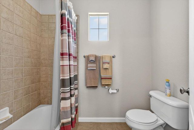 2700 Espana Ln, Modesto, CA 95355