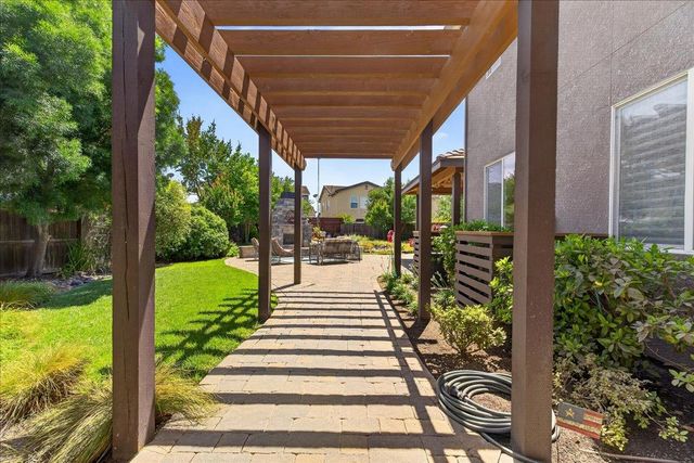 2700 Espana Ln, Modesto, CA 95355