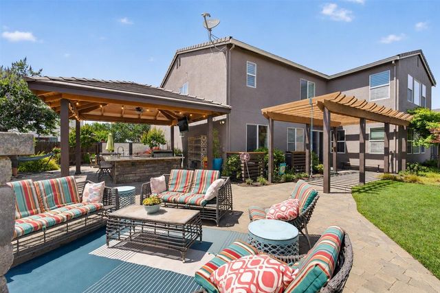 2700 Espana Ln, Modesto, CA 95355