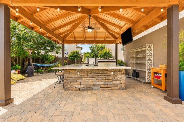 2700 Espana Ln, Modesto, CA 95355