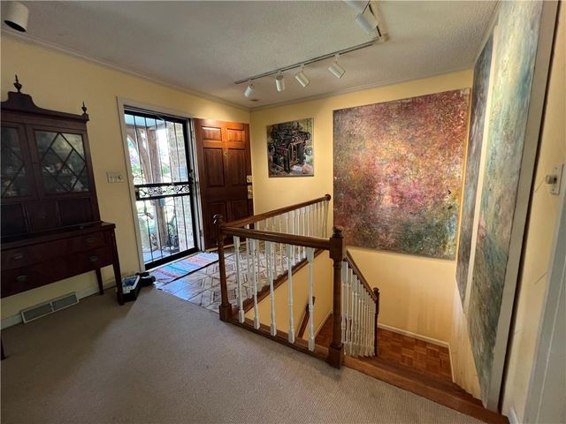 617 Brush Creek Boulevard, Kansas City, MO 64110