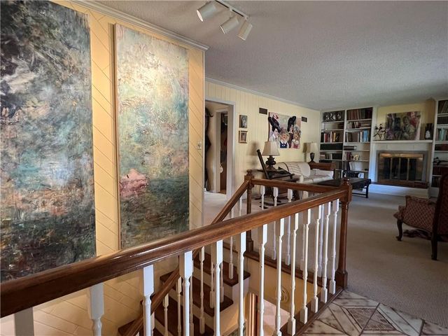 617 Brush Creek Boulevard, Kansas City, MO 64110