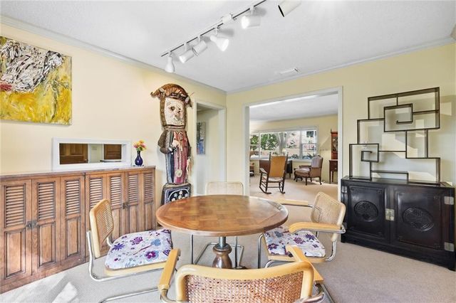 617 Brush Creek Boulevard, Kansas City, MO 64110
