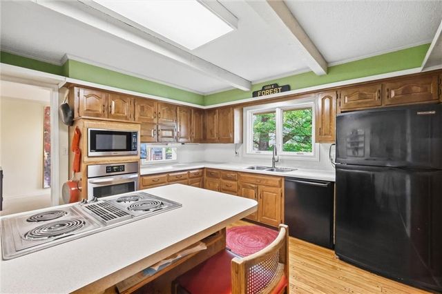 617 Brush Creek Boulevard, Kansas City, MO 64110