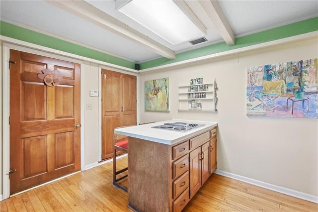 617 Brush Creek Boulevard, Kansas City, MO 64110