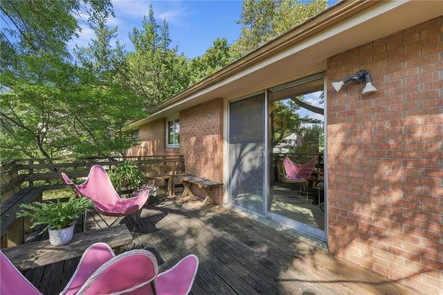617 Brush Creek Boulevard, Kansas City, MO 64110