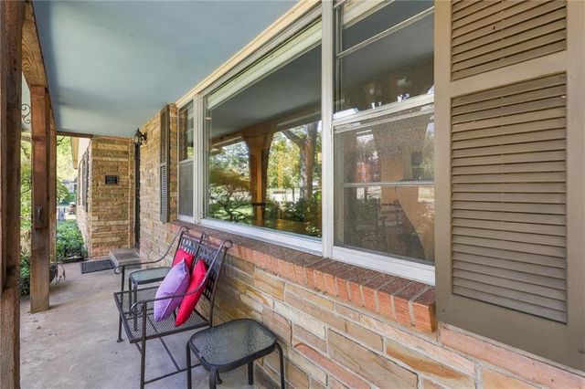 617 Brush Creek Boulevard, Kansas City, MO 64110