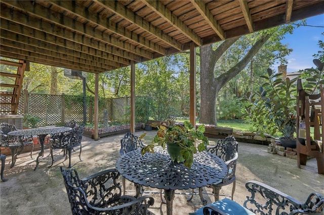 617 Brush Creek Boulevard, Kansas City, MO 64110