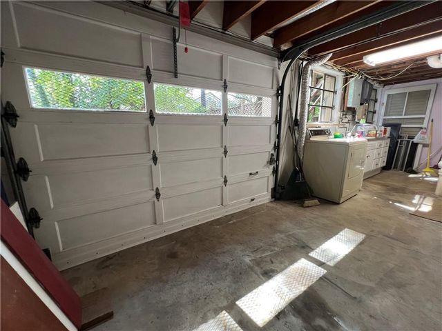 617 Brush Creek Boulevard, Kansas City, MO 64110