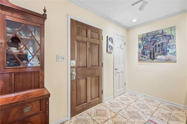 617 Brush Creek Boulevard, Kansas City, MO 64110