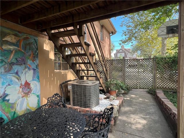 617 Brush Creek Boulevard, Kansas City, MO 64110