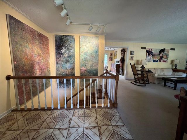 617 Brush Creek Boulevard, Kansas City, MO 64110