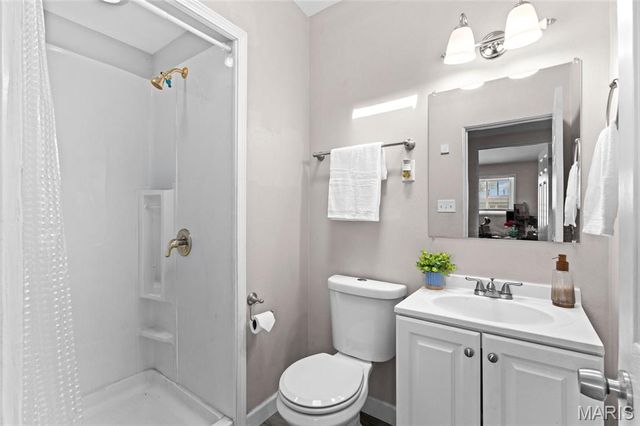 8418 Midwood Avenue, Berkeley, MO 63134