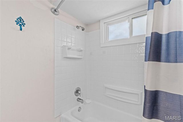 8418 Midwood Avenue, Berkeley, MO 63134