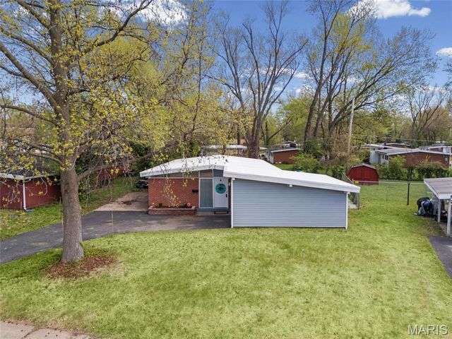 8418 Midwood Avenue, Berkeley, MO 63134