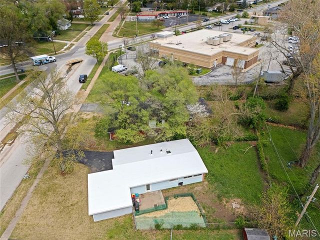 8418 Midwood Avenue, Berkeley, MO 63134