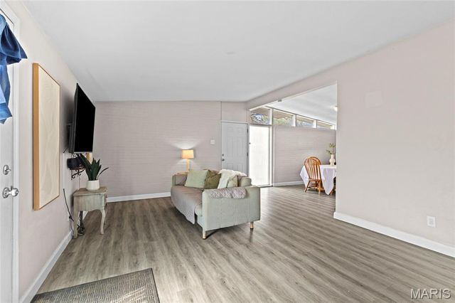 8418 Midwood Avenue, Berkeley, MO 63134