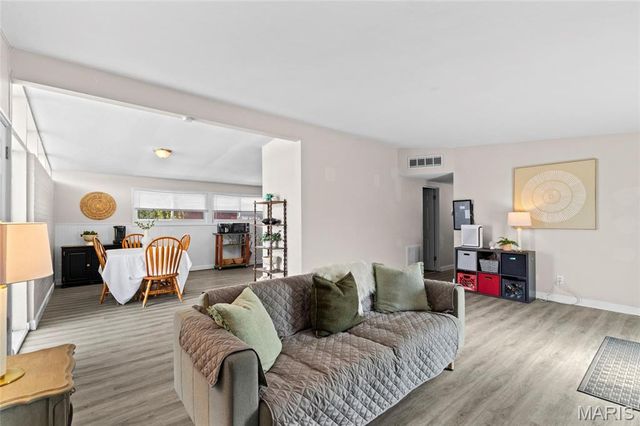 8418 Midwood Avenue, Berkeley, MO 63134