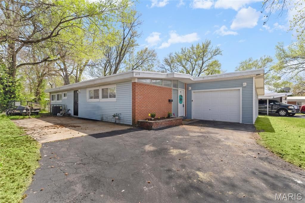 8418 Midwood Avenue, Berkeley, MO 63134